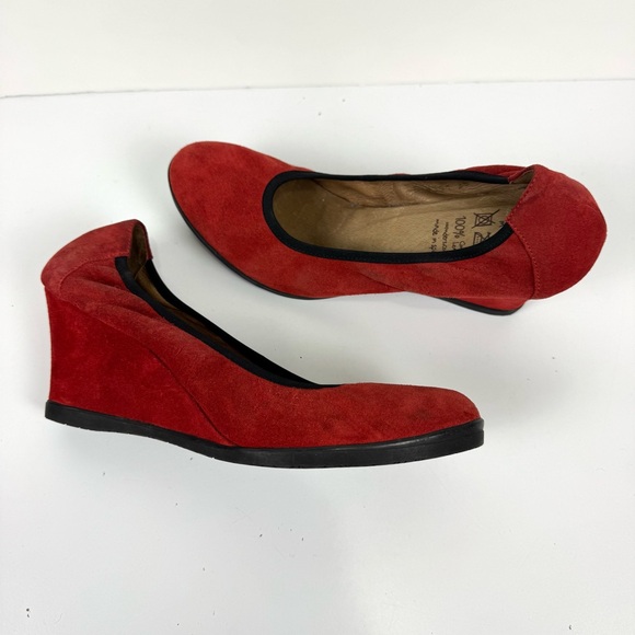 Wonders Red Suede Leather Wedge Pumps Heels Comfort Shoes Sz 8 Made In Spain Y2K - Picture 1 of 9